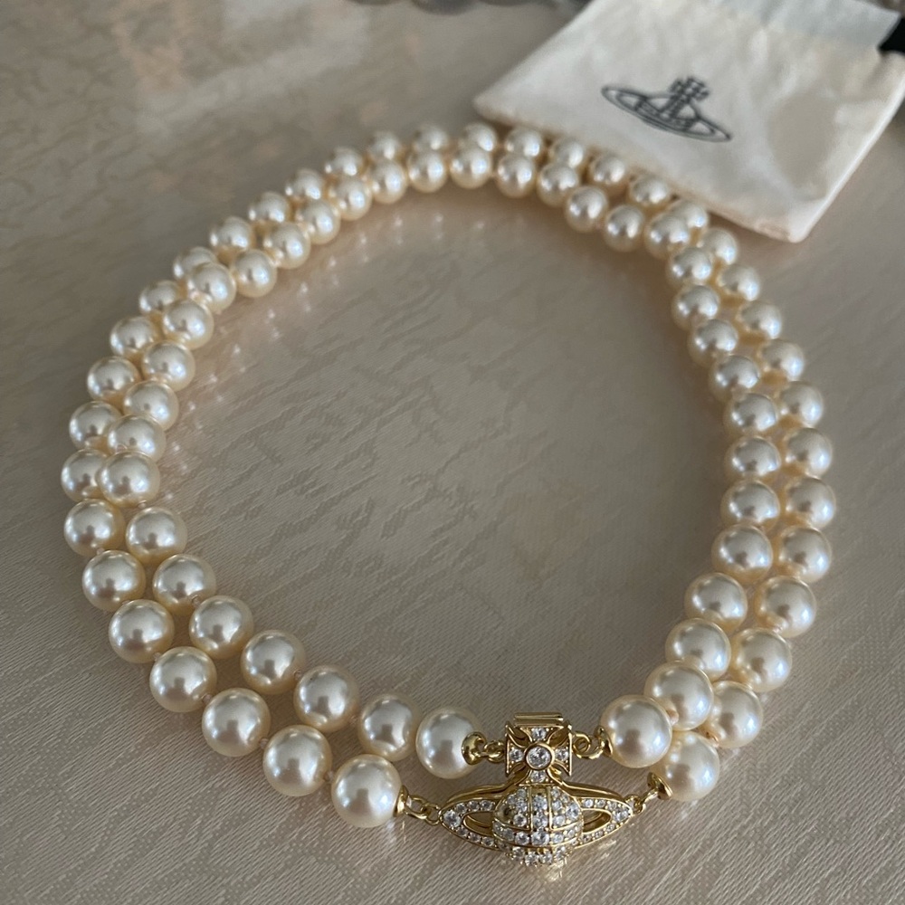 Vivienne Westwood Pearl choker